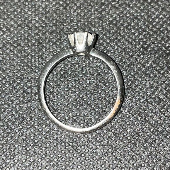 Large ring with a white gem - Picture 4 of 7